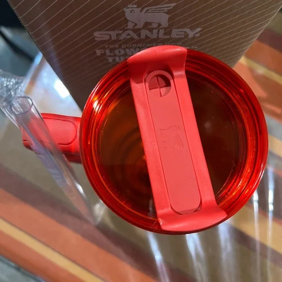 Stanley Vibrant Red Luffy Tumbler with Straw - Picture 3 of 3